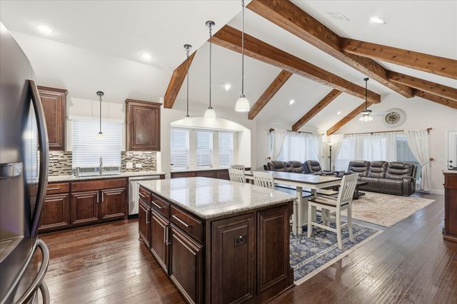 313 Bluebell Drive, Glenn Heights, TX 75154