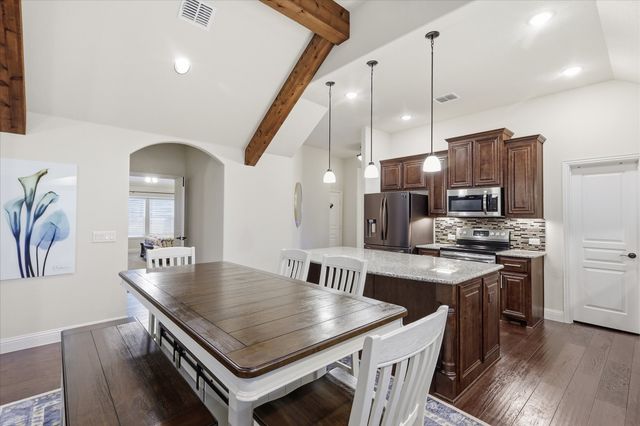 313 Bluebell Drive, Glenn Heights, TX 75154