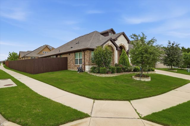 313 Bluebell Drive, Glenn Heights, TX 75154