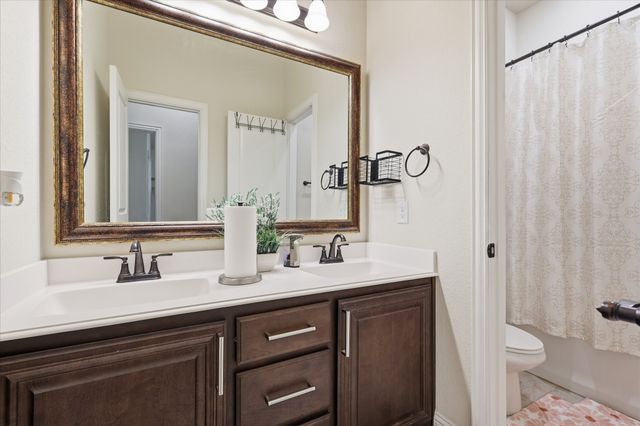 313 Bluebell Drive, Glenn Heights, TX 75154