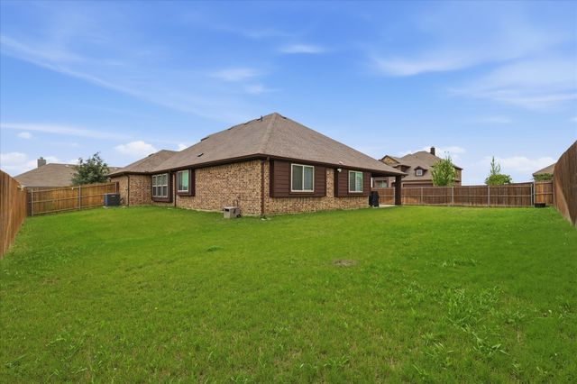 313 Bluebell Drive, Glenn Heights, TX 75154