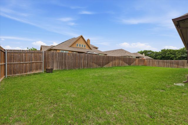 313 Bluebell Drive, Glenn Heights, TX 75154