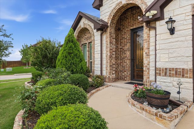 313 Bluebell Drive, Glenn Heights, TX 75154