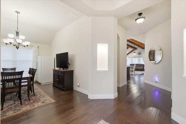 313 Bluebell Drive, Glenn Heights, TX 75154