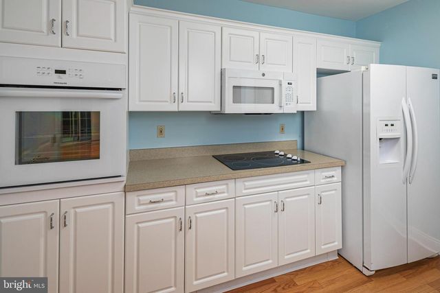 2033 WINDROW DR, Princeton, NJ 08540