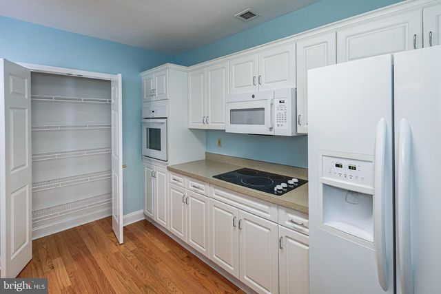 2033 WINDROW DR, Princeton, NJ 08540