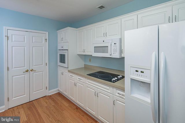 2033 WINDROW DR, Princeton, NJ 08540
