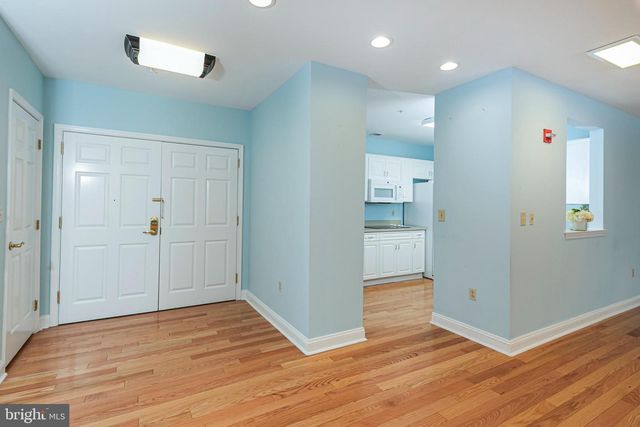 2033 WINDROW DR, Princeton, NJ 08540