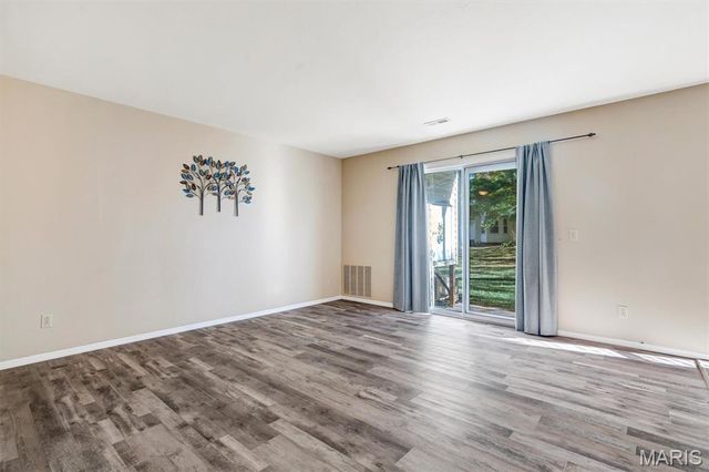 420 Cambridge Place 2, St Peters, MO 63376
