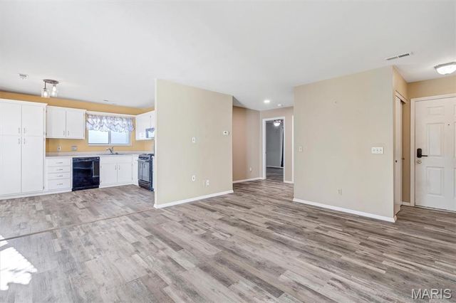 420 Cambridge Place 2, St Peters, MO 63376