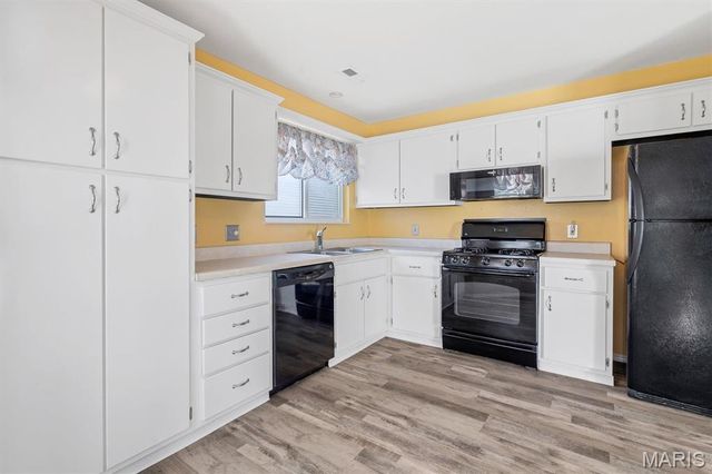 420 Cambridge Place 2, St Peters, MO 63376