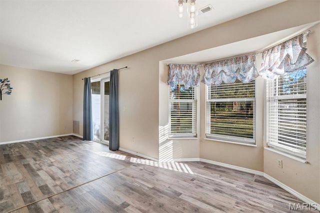 420 Cambridge Place 2, St Peters, MO 63376