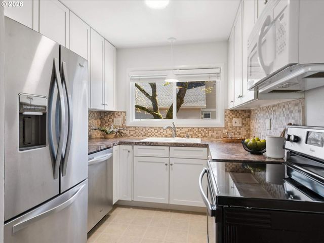 8800 Sw CORAL St, Portland, OR 97223