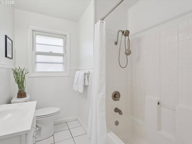 8800 Sw CORAL St, Portland, OR 97223