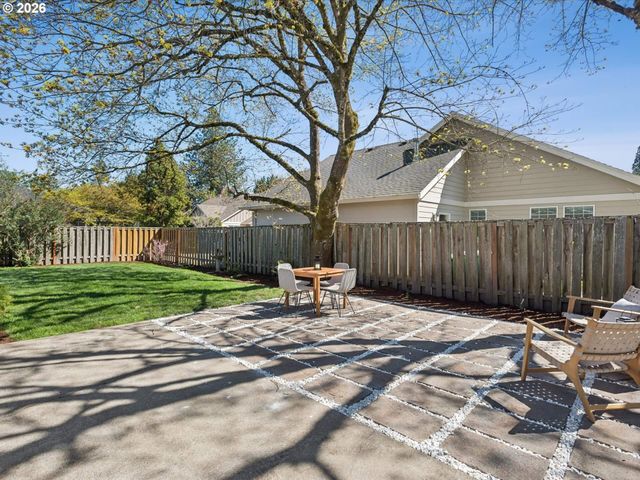 8800 Sw CORAL St, Portland, OR 97223