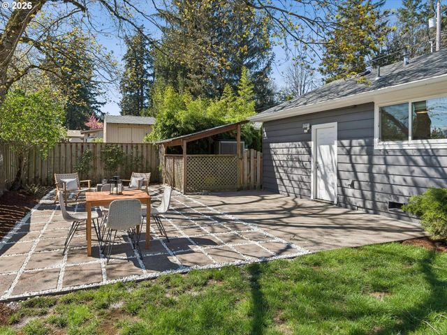 8800 Sw CORAL St, Portland, OR 97223