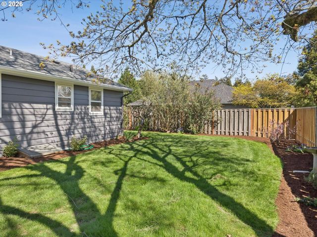 8800 Sw CORAL St, Portland, OR 97223