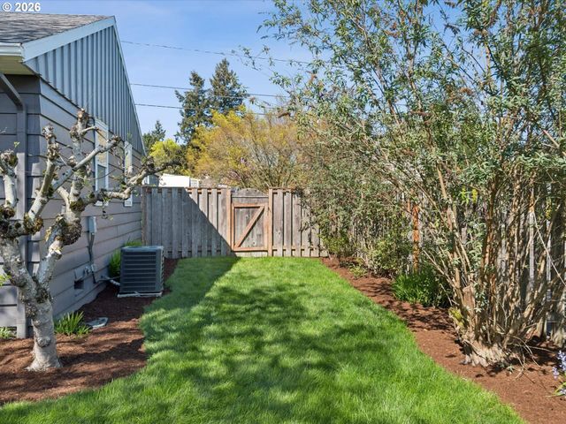 8800 Sw CORAL St, Portland, OR 97223