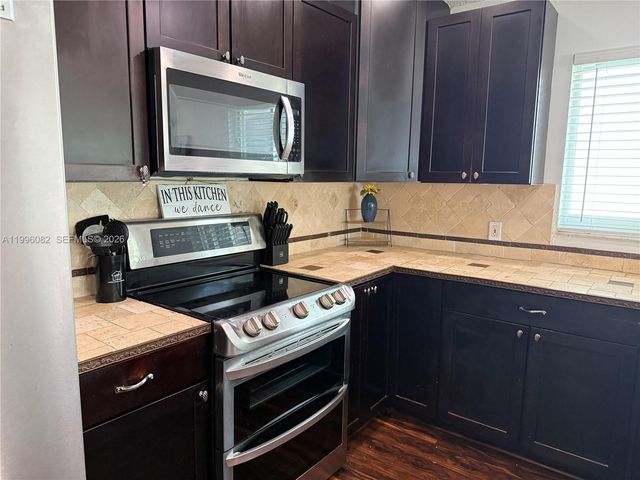 3091 Lighthouse Pl, Margate, FL 33063