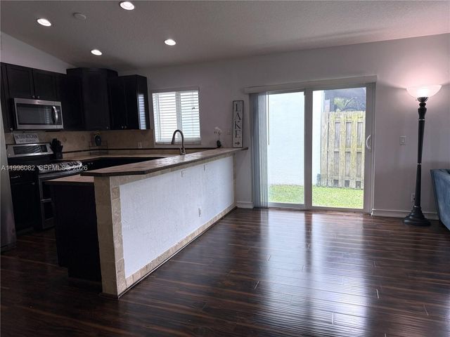 3091 Lighthouse Pl, Margate, FL 33063