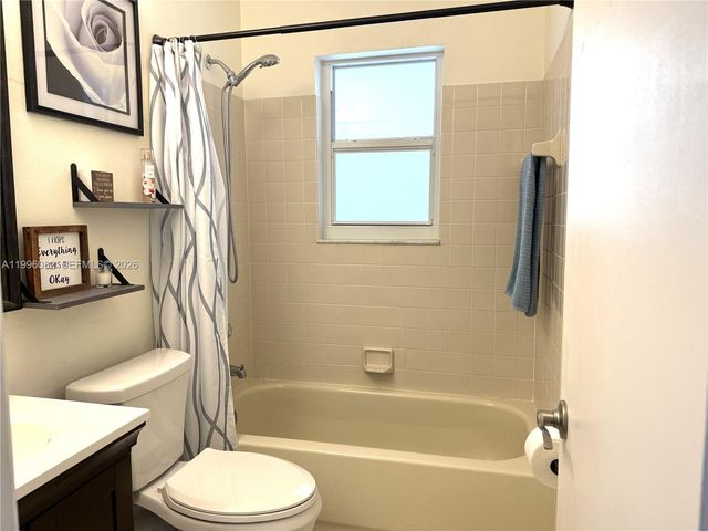 3091 Lighthouse Pl, Margate, FL 33063