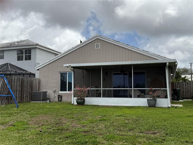 3091 Lighthouse Pl, Margate, FL 33063