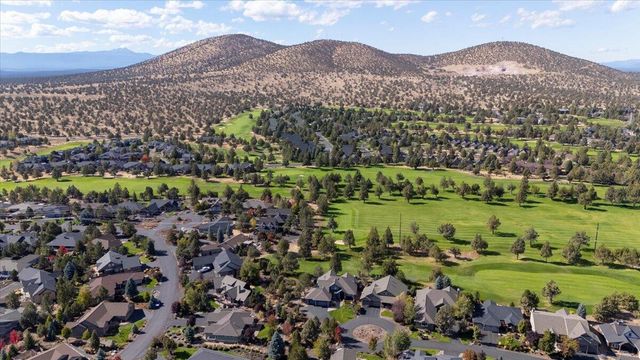 1777 Turnstone Road, Redmond, OR 97756