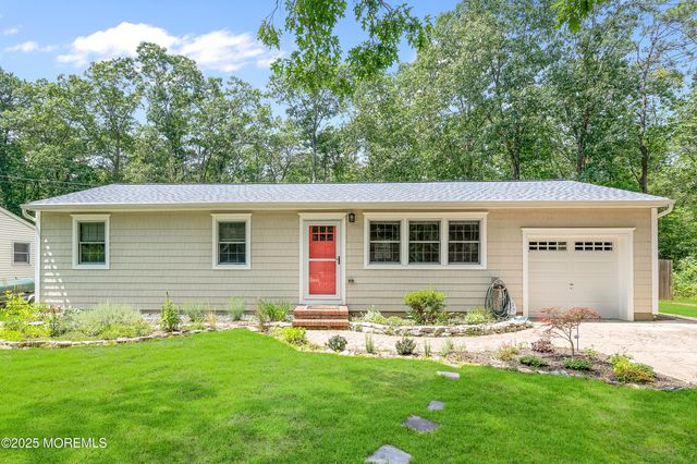 1014 Trenton Avenue N, Forked River, NJ 08731
