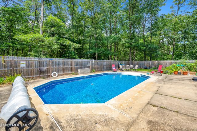 1014 Trenton Avenue N, Forked River, NJ 08731