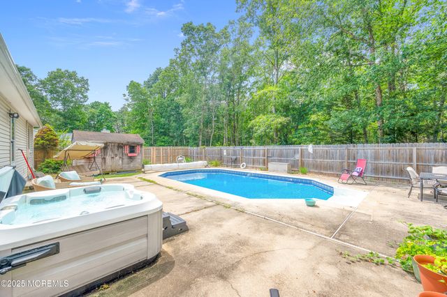 1014 Trenton Avenue N, Forked River, NJ 08731