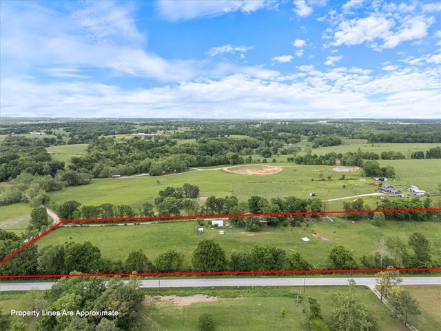 12010 S Pleasant Valley Road, Gentry, AR 72734