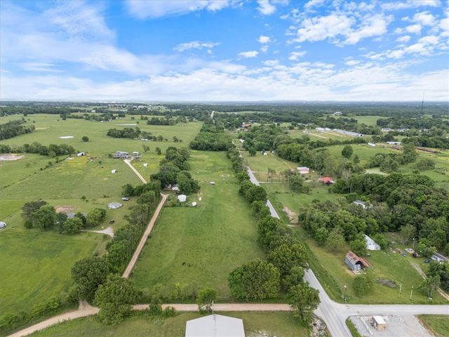 12010 S Pleasant Valley Road, Gentry, AR 72734