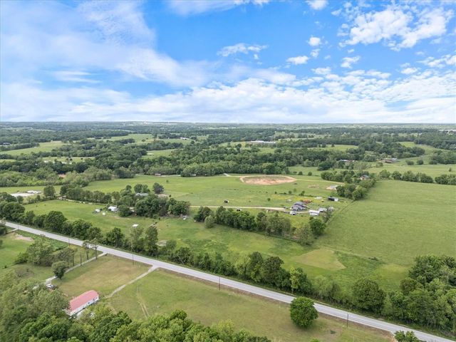 12010 S Pleasant Valley Road, Gentry, AR 72734