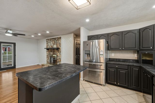 6 Royal Oak Court, Hurricane, WV 25526