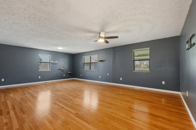 6 Royal Oak Court, Hurricane, WV 25526