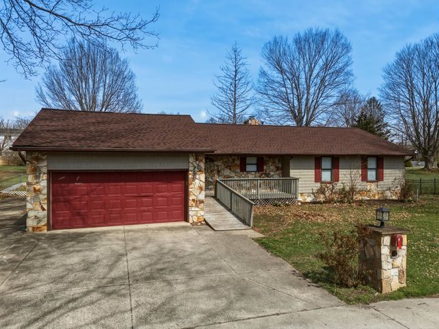 6 Royal Oak Court, Hurricane, WV 25526