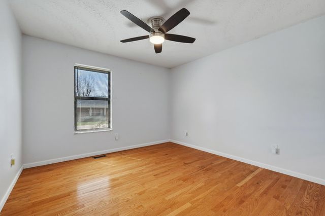 6 Royal Oak Court, Hurricane, WV 25526