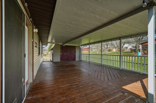 6 Royal Oak Court, Hurricane, WV 25526