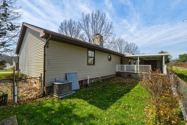 6 Royal Oak Court, Hurricane, WV 25526