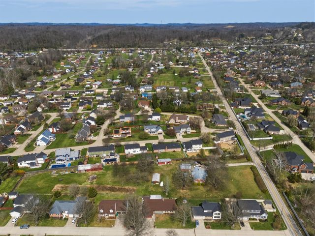 6 Royal Oak Court, Hurricane, WV 25526