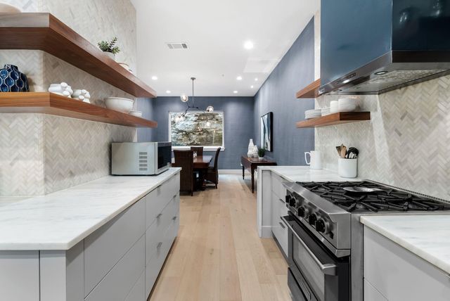 1529 Barton Springs RD 13, Austin, TX 78704