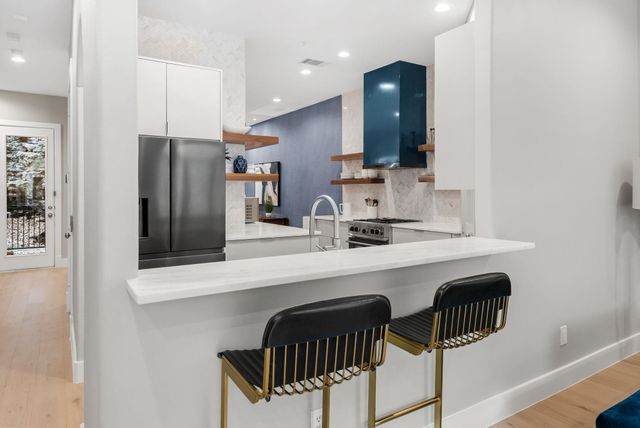 1529 Barton Springs RD 13, Austin, TX 78704