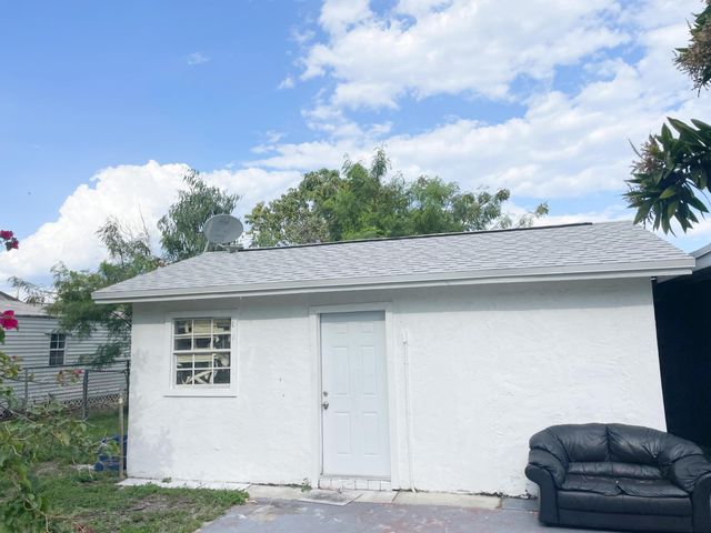 3213 Drew Way, Palm Springs, FL 33406