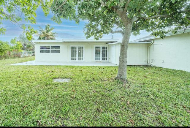 3213 Drew Way, Palm Springs, FL 33406