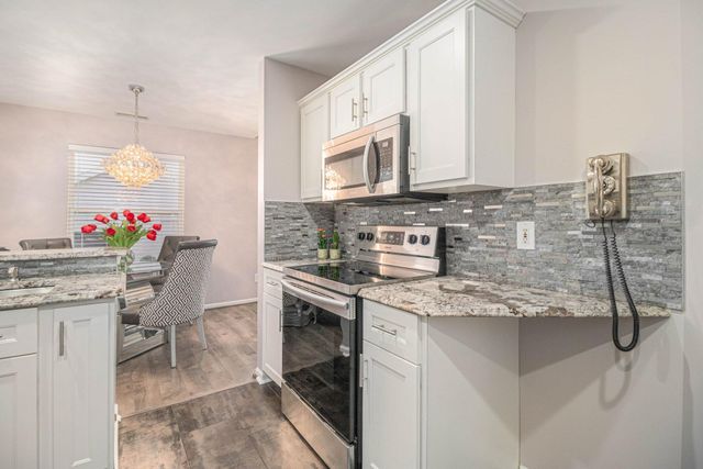 11140 Briarcliff Court, Crown Point, IN 46307