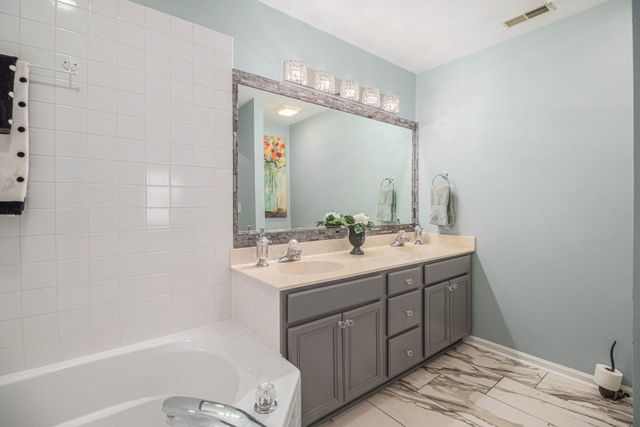 11140 Briarcliff Court, Crown Point, IN 46307