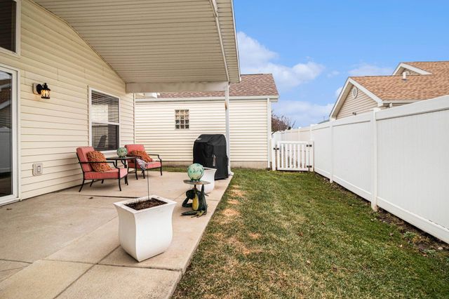 11140 Briarcliff Court, Crown Point, IN 46307