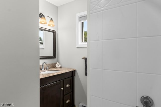 1 Bass Dr, Roxbury Twp., NJ 07876