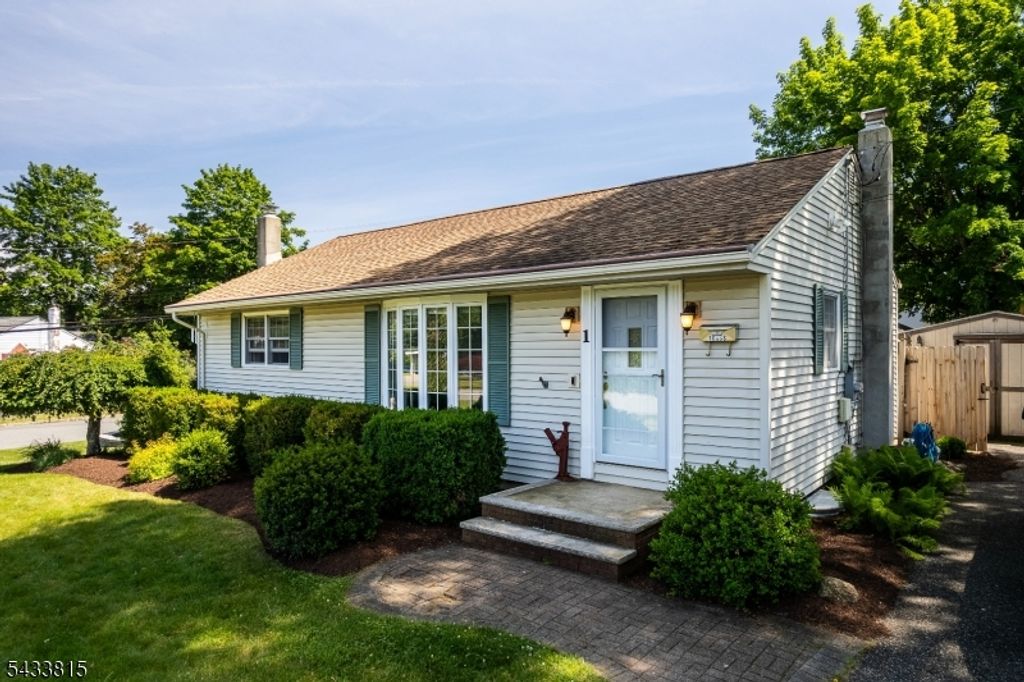 1 Bass Dr, Roxbury Twp., NJ 07876