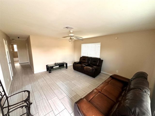 2618 Hill Avenue, Dickinson, TX 77539